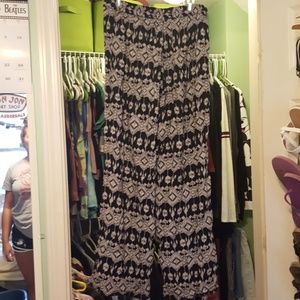 Wide leg black and white pants